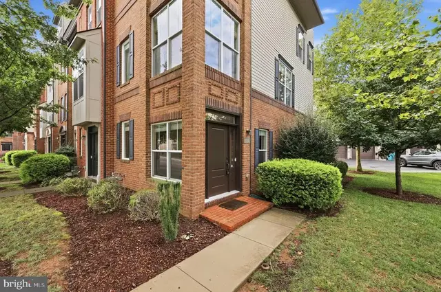 1402 Wheyfield Dr, Frederick