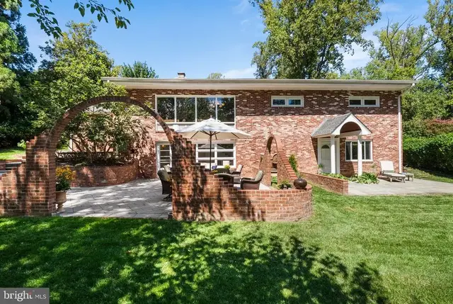 6527 Jay Miller Dr., Falls Church