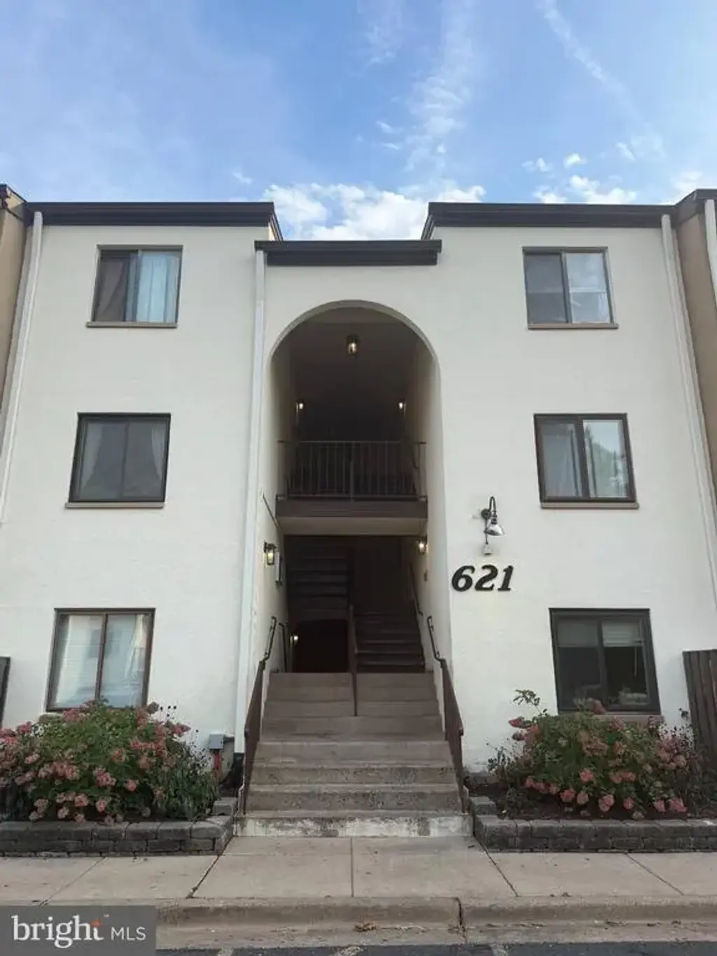 621 Center St #104, HERNDON