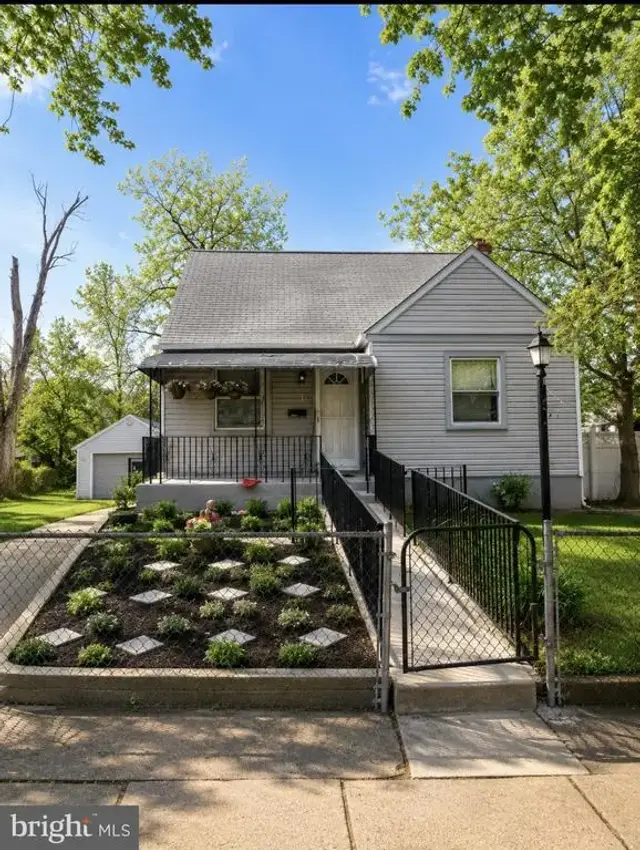 15 Hirst Ave, Lansdowne