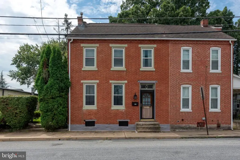 112 W Donegal St, MOUNT JOY