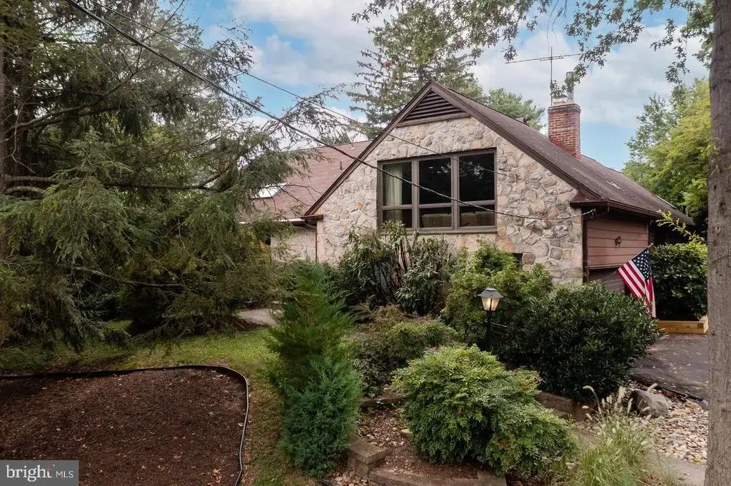 1 Buttonwood Ln, CINNAMINSON