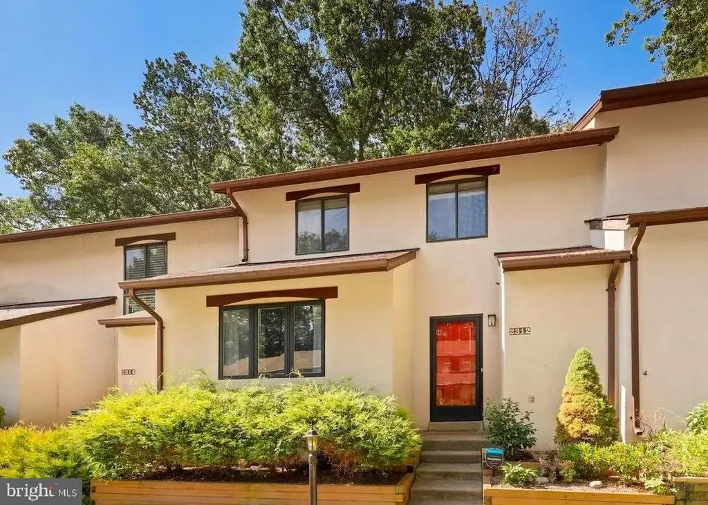 2312 Glade Bank Way, RESTON