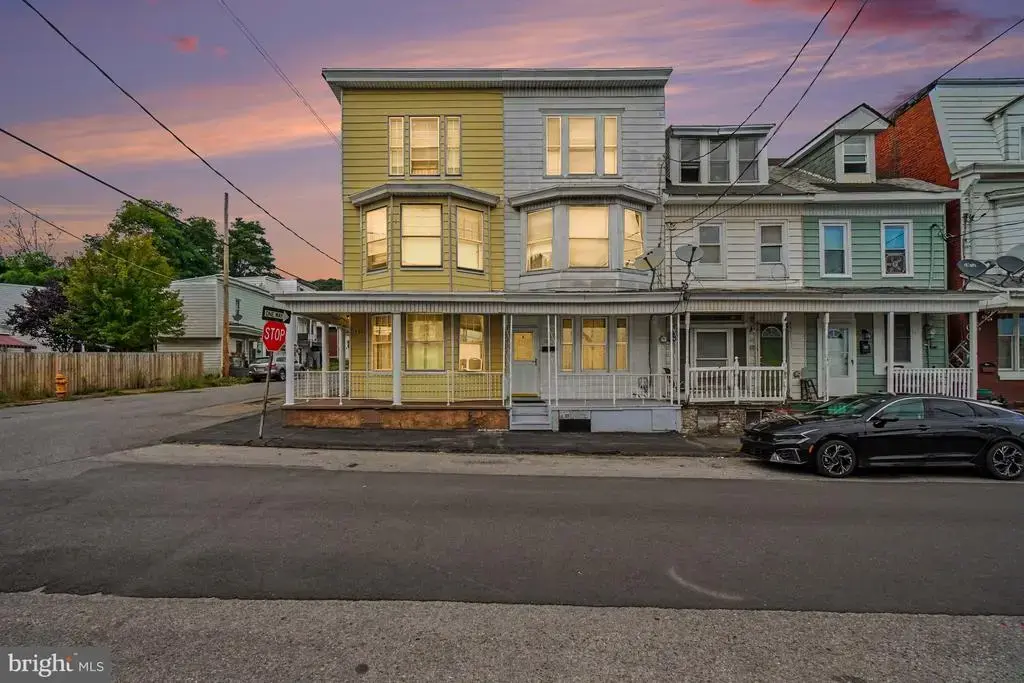 101 - 103 E Coal St, SHENANDOAH