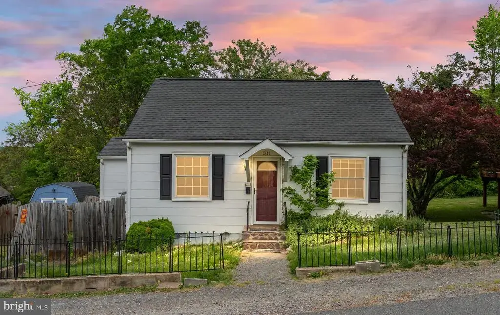 311 Colonial Ave, FREDERICKSBURG