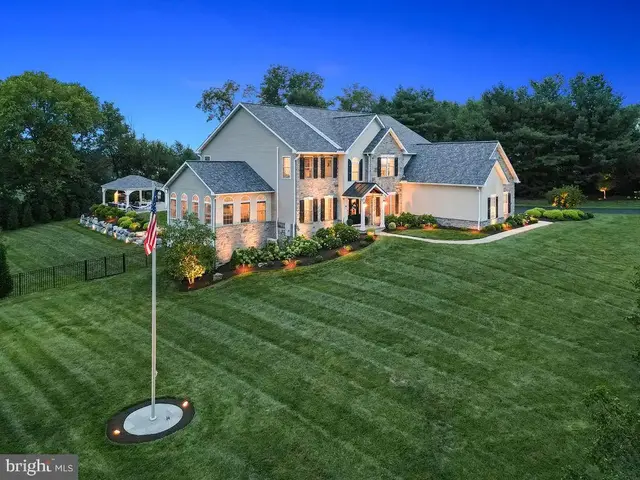 54 Glen Oley Dr, Reading