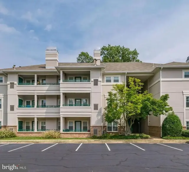 12009 Taliesin Pl #12, Reston