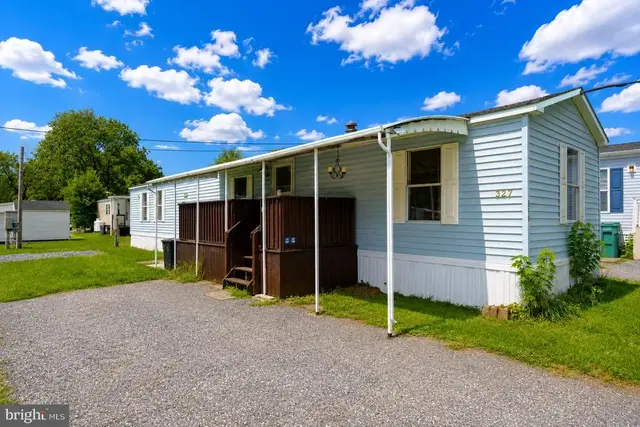 327 Caravan Ct, Middletown