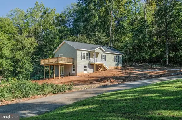 80 Poplar View Rd, Front Royal