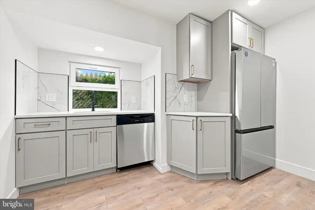 2021 E Sergeant St, PHILADELPHIA