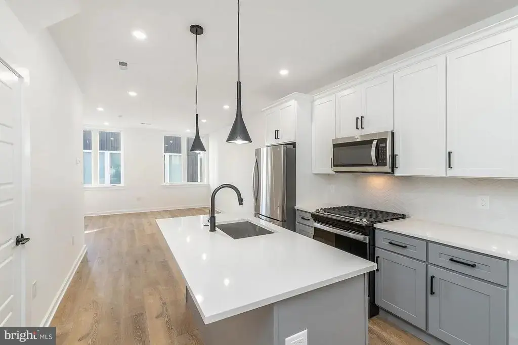 1325 Buttonwood St #2, PHILADELPHIA