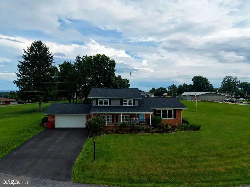 25 Kensington Drive, CHAMBERSBURG