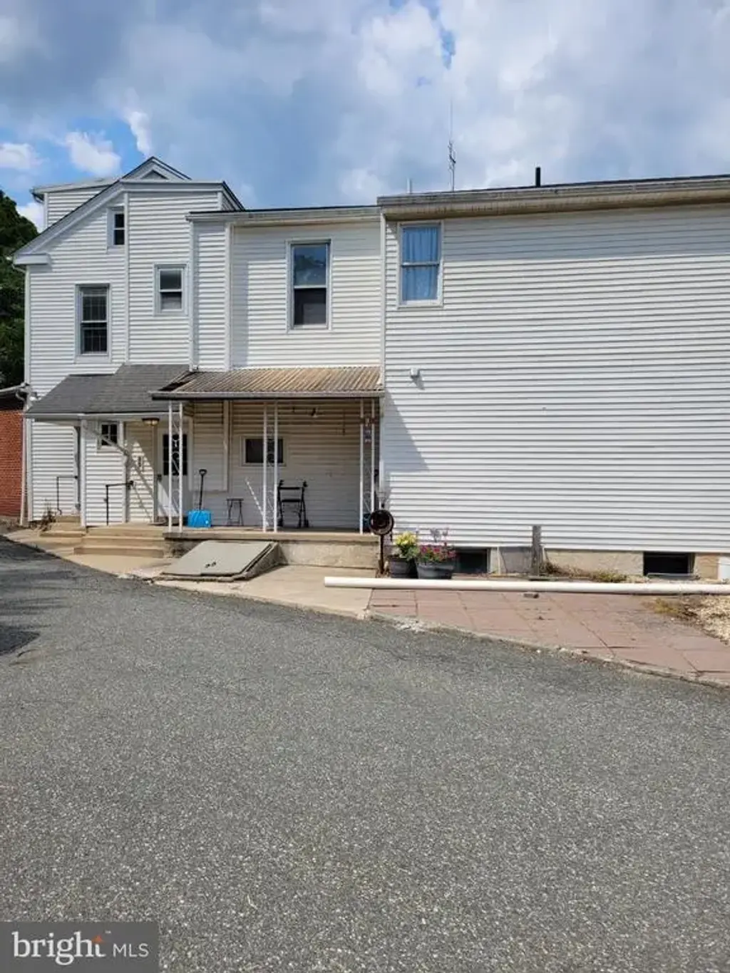 1801 S Main St #apt 3 2nd Floor, BECHTELSVILLE