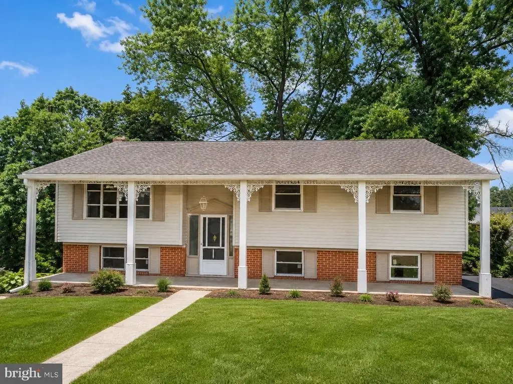 236 Ameda Dr, YORK