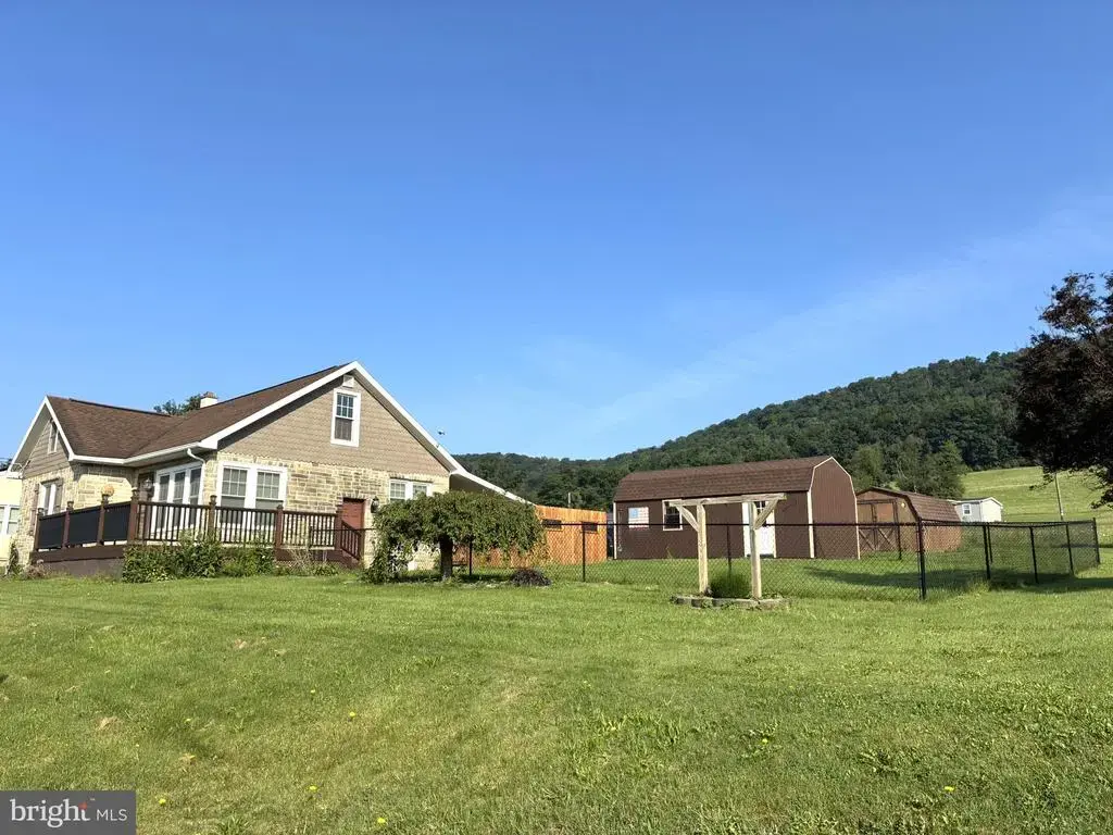 120 W Main St, LOGANTON