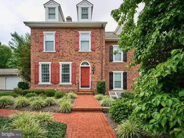 27 Sentinel Rd #139, Washington Crossing