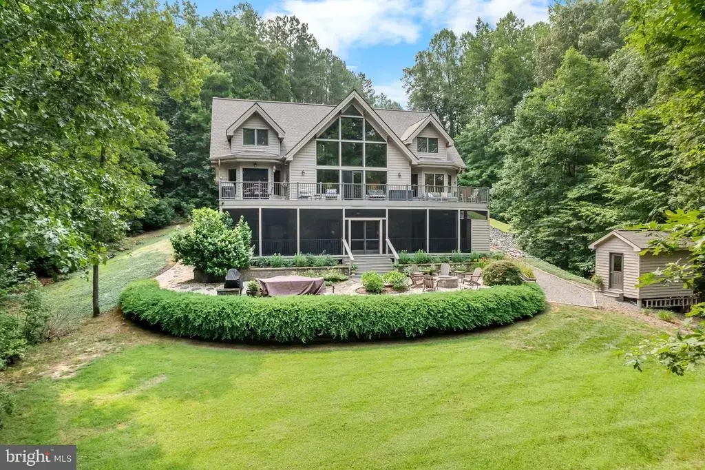 68 W Sunrise Dr, WARSAW