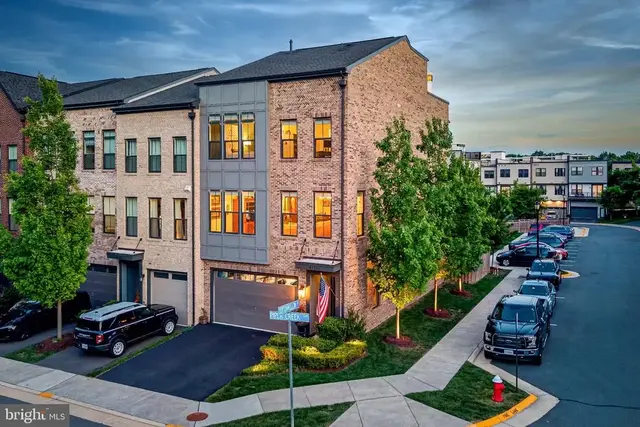 42355 Piper Creek, Ashburn