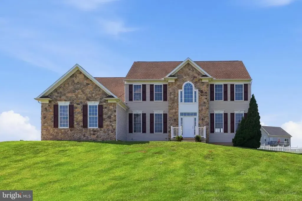 348 Dorchester Dr, FALLING WATERS