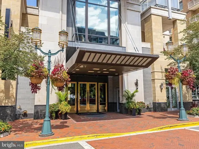 11990 Market St #1802, Reston