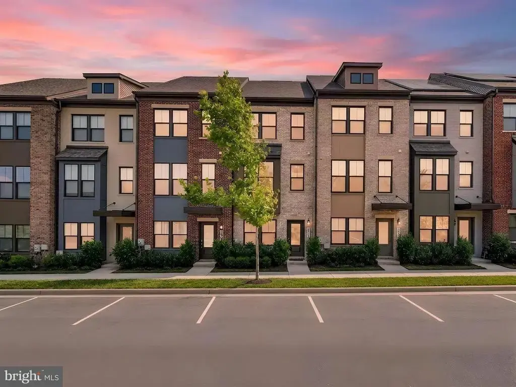 3525 Carnaby St, HYATTSVILLE
