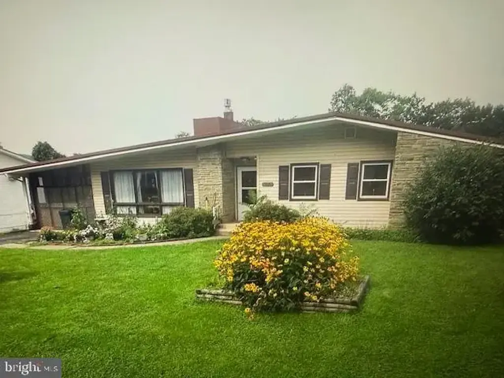 11 Magnolia Dr, LOCK HAVEN
