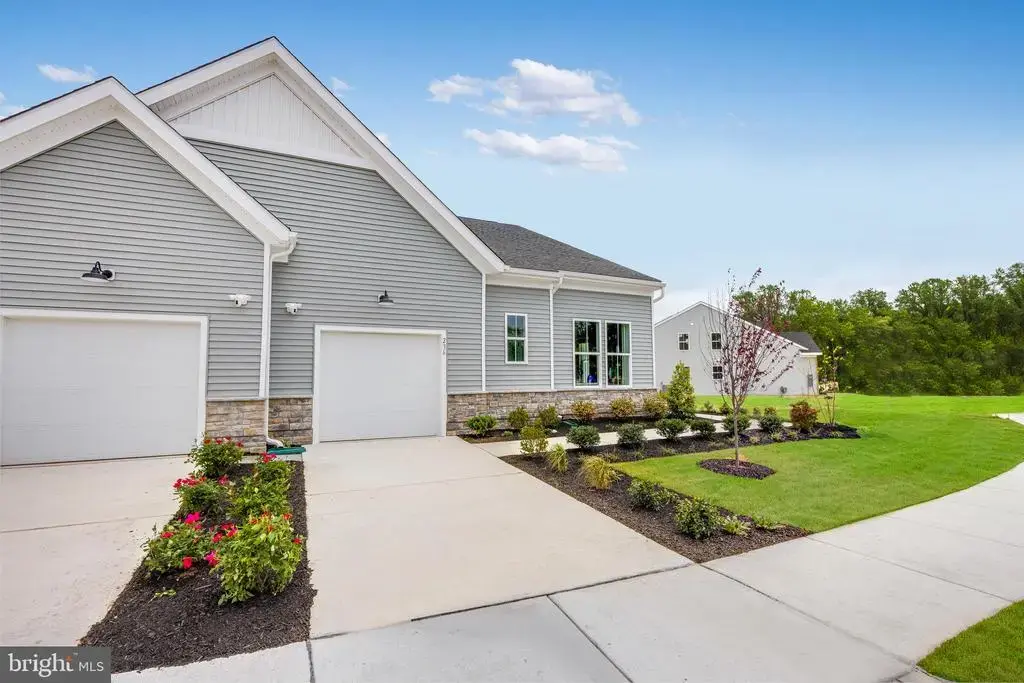 24 Ariel Ln, DOVER