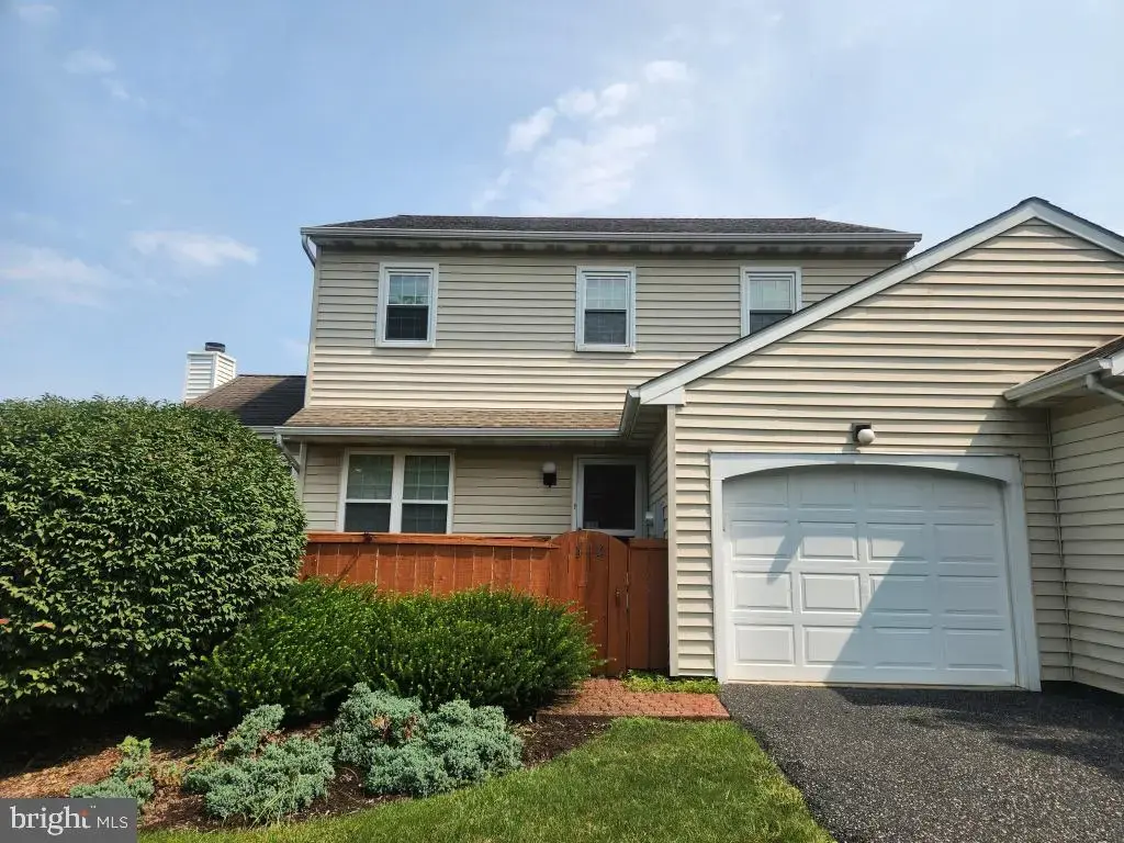 112 Winding Hill Dr, LANCASTER