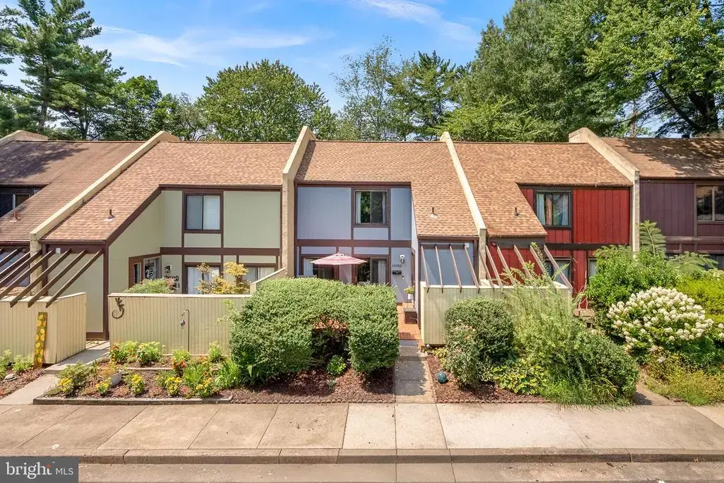 11082 Saffold Way, RESTON