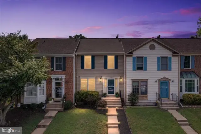 21226 Hedgerow Ter, Ashburn