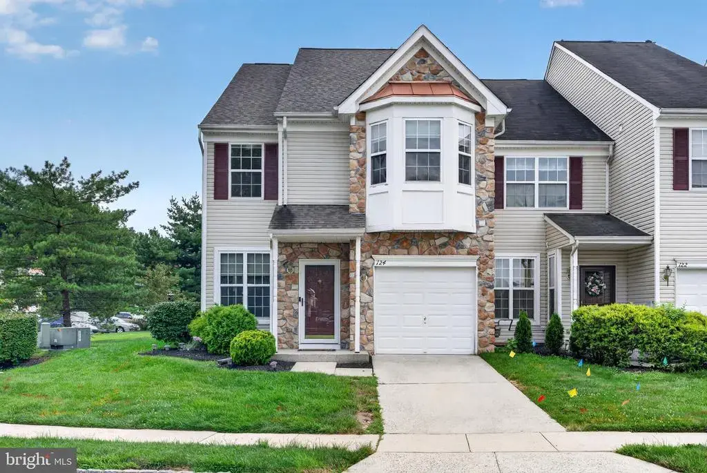 124 Chancellor, WOODBURY