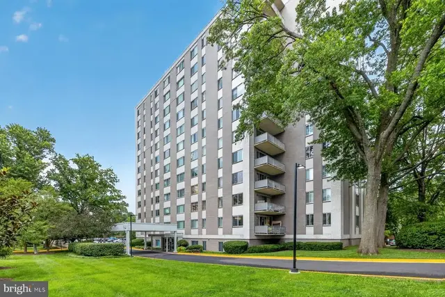 8315 N Brook Ln #2-1004, Bethesda