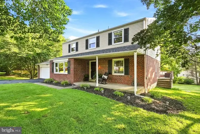 161 Schoolhouse Ln, Glen Mills