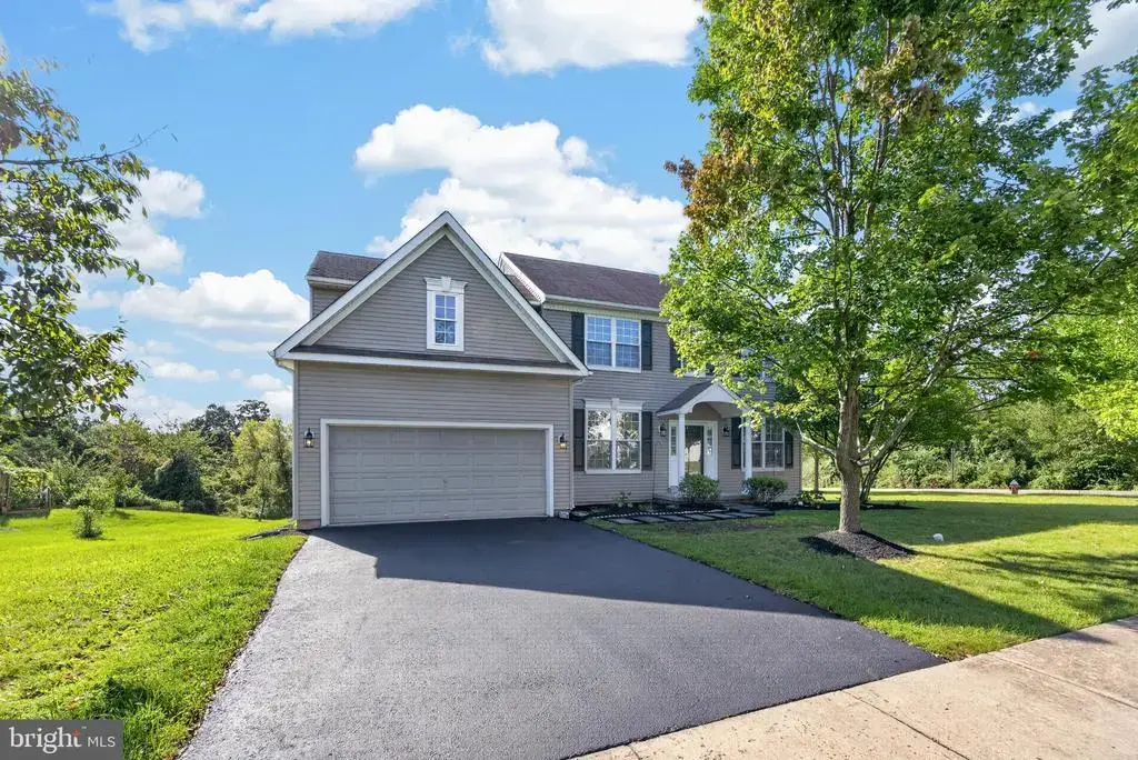1045 Fallbrook Ln, POTTSTOWN