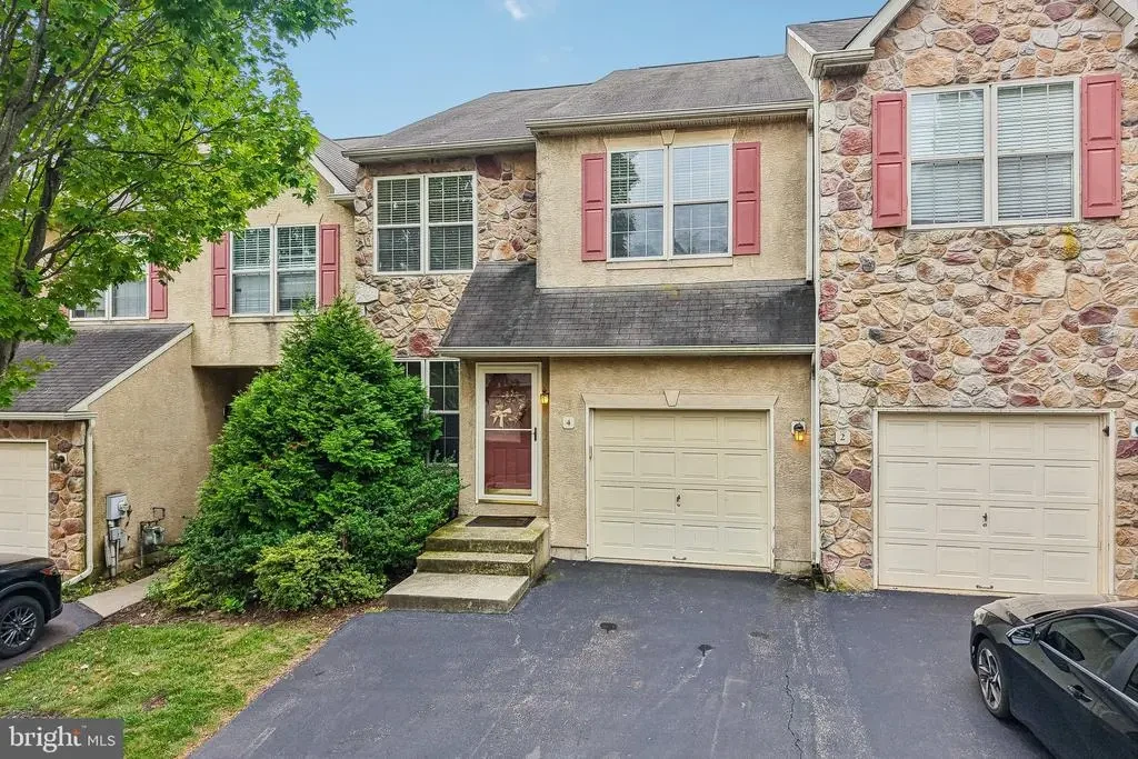 4 Dunkirk Ct, NORRISTOWN
