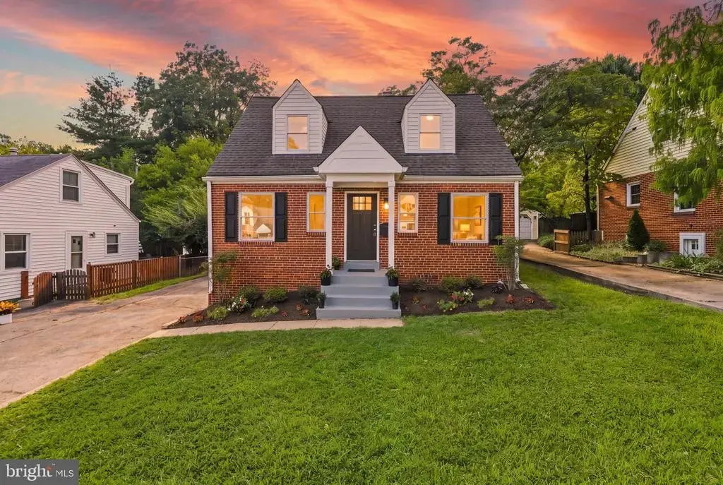 2834 Summerfield Rd, FALLS CHURCH