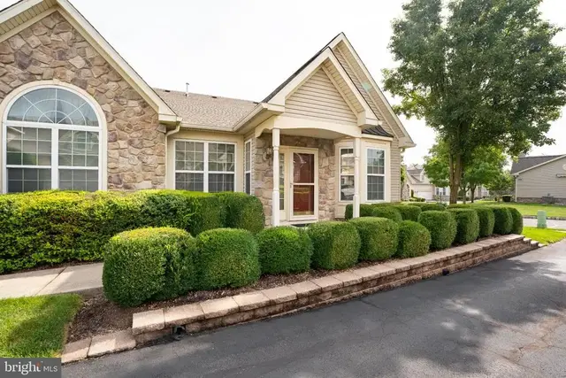 126 Fairway Dr #141, Warminster