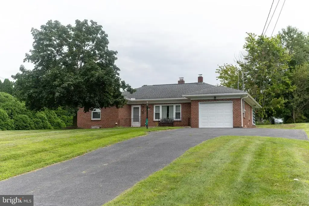 17 Twin Hill Drive, WAYNESBORO
