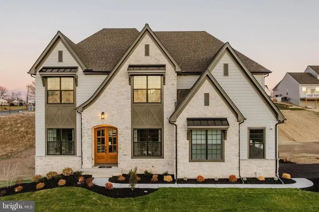 1849 Enclave Dr, QUAKERTOWN