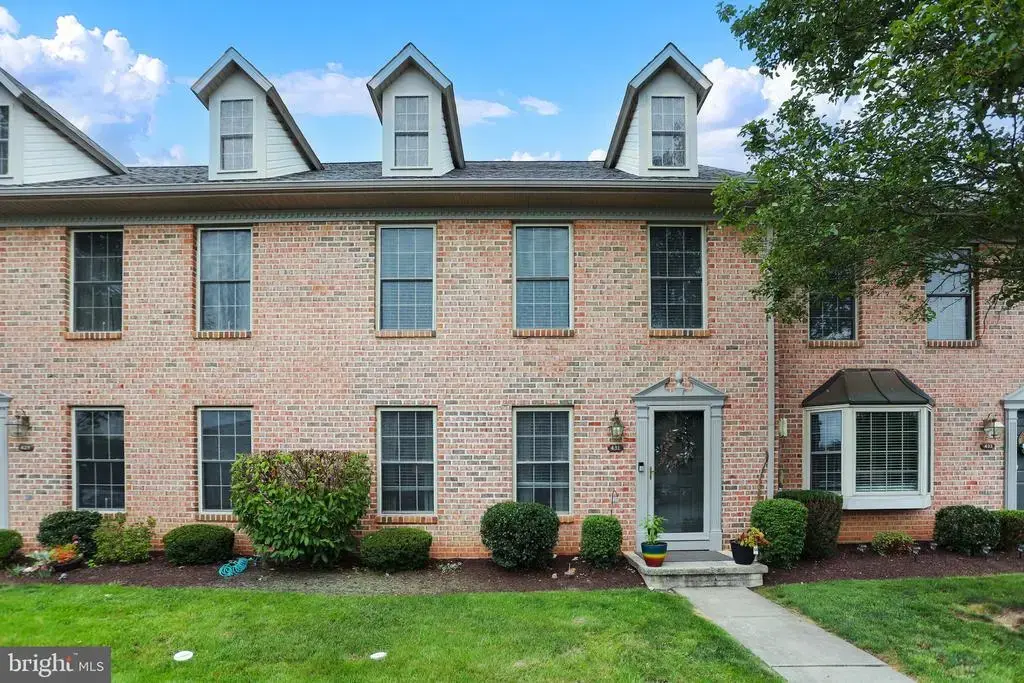 431 Waverly Woods Dr, HARRISBURG