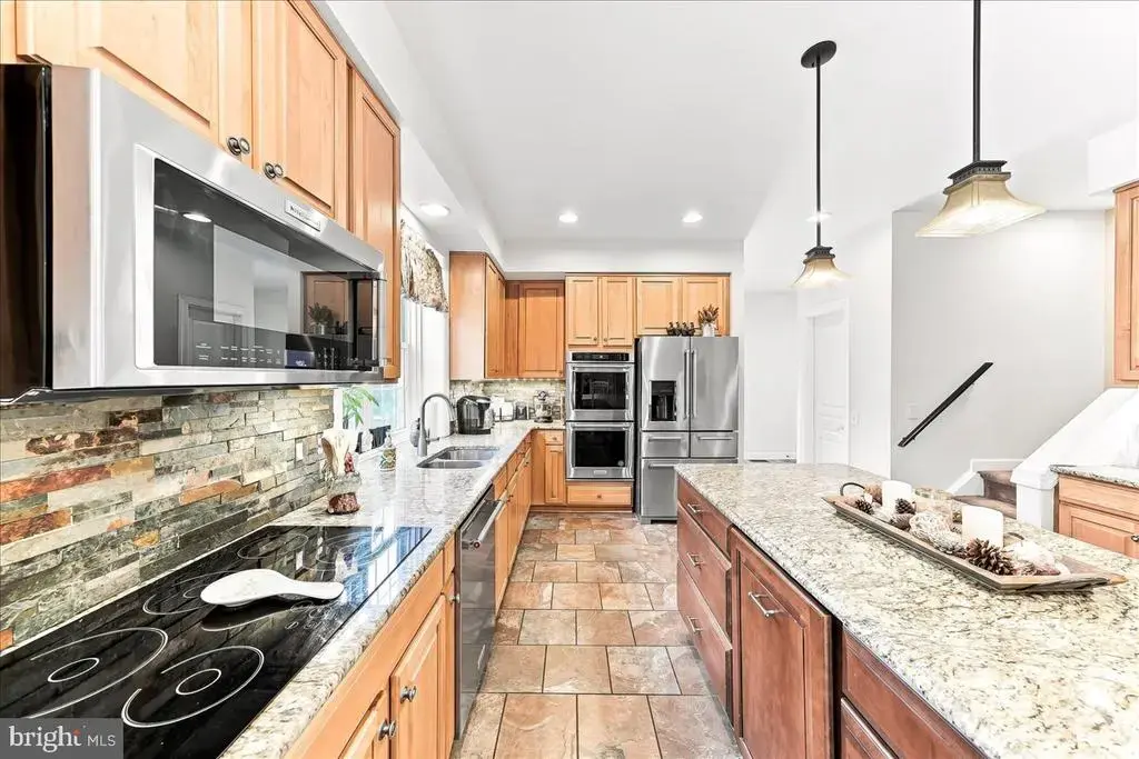 39 Maple Ln, GLEN MILLS