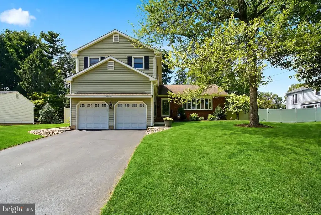 17 Clementon Way, LAWRENCE TOWNSHIP
