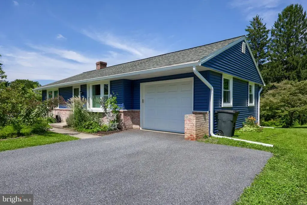 901 Sherry Ln, LANCASTER