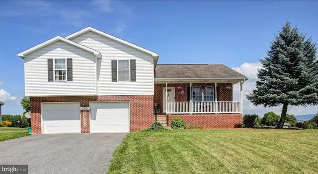 849 Lindia Drive, Chambersburg