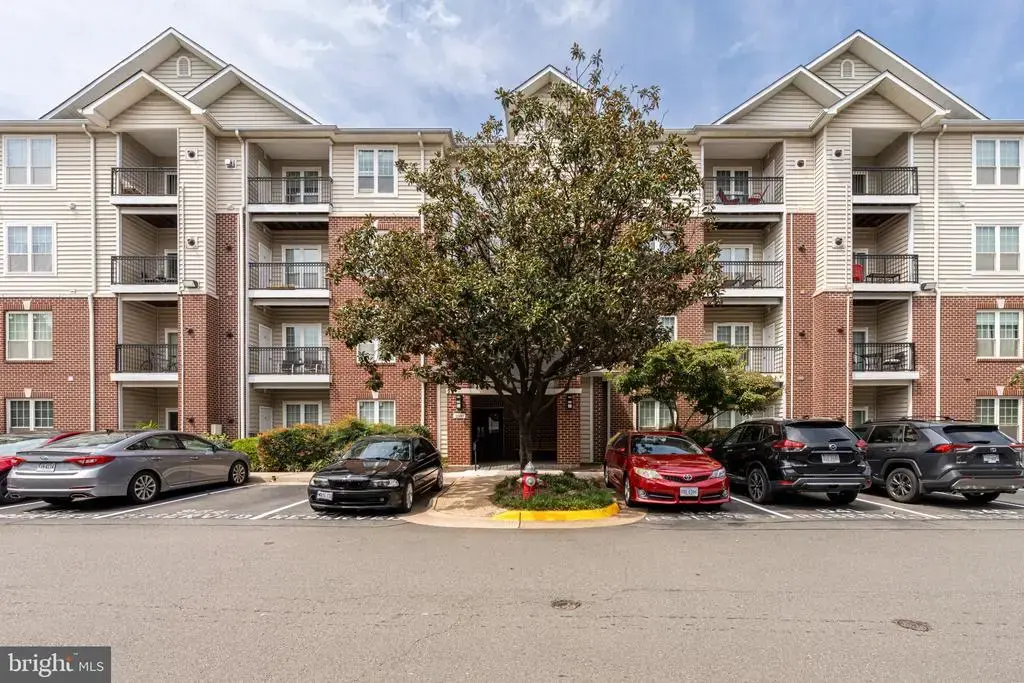 1580 Spring Gate Dr #4102, MCLEAN