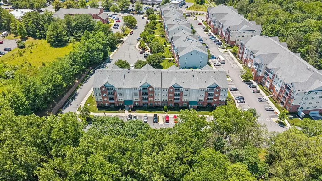261 Beckenham Cir #402, BEL AIR