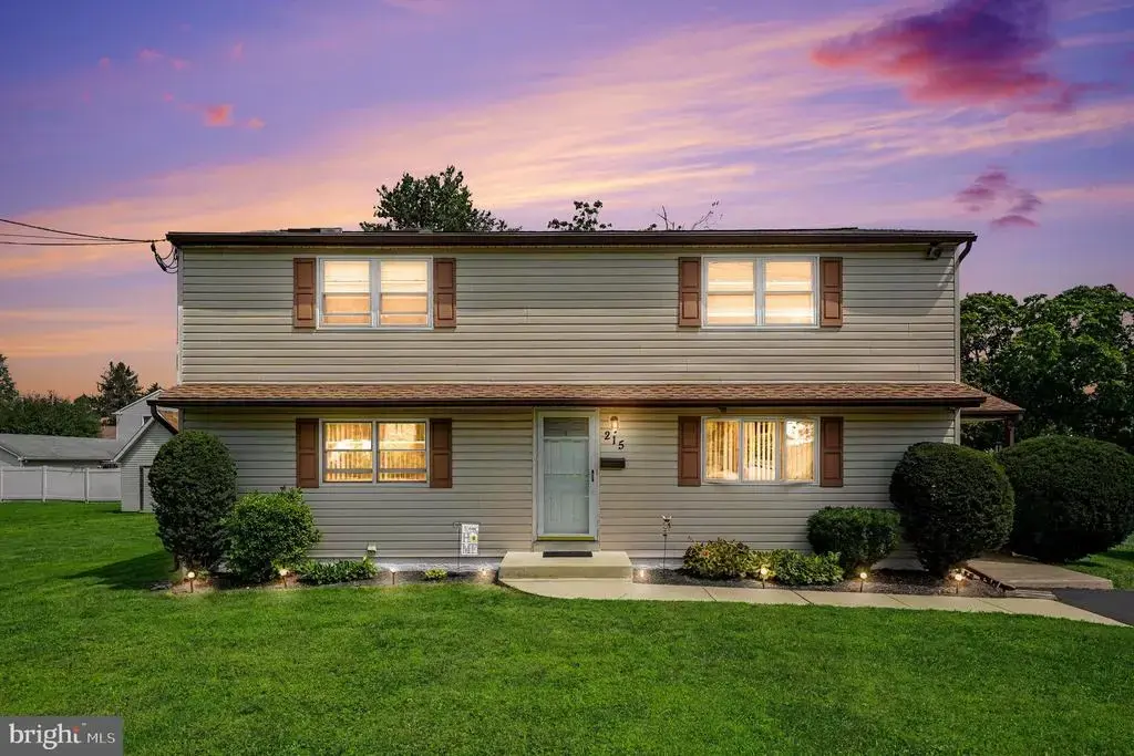 215 Maple St, WARMINSTER