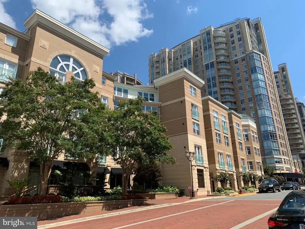 12000 Market St #483, RESTON