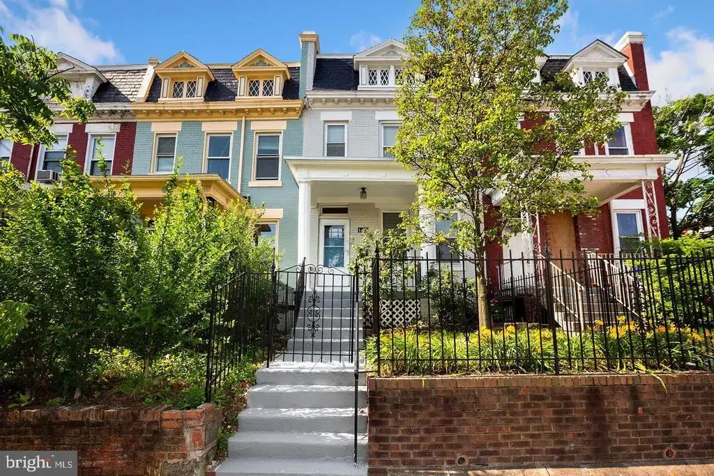 143 V St Ne, WASHINGTON