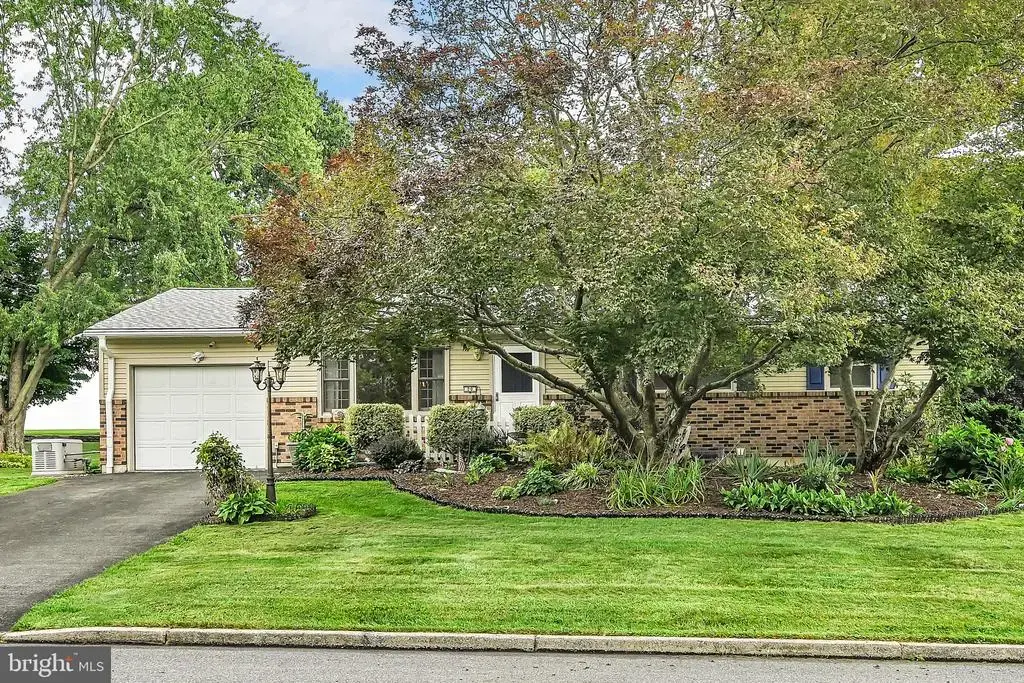 20 Clearview Dr, LEBANON